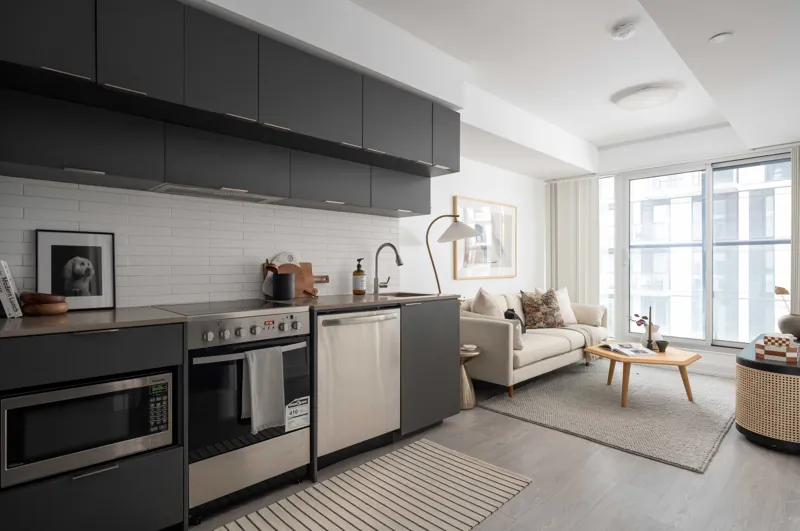 181 Dundas St E, Unit 1115