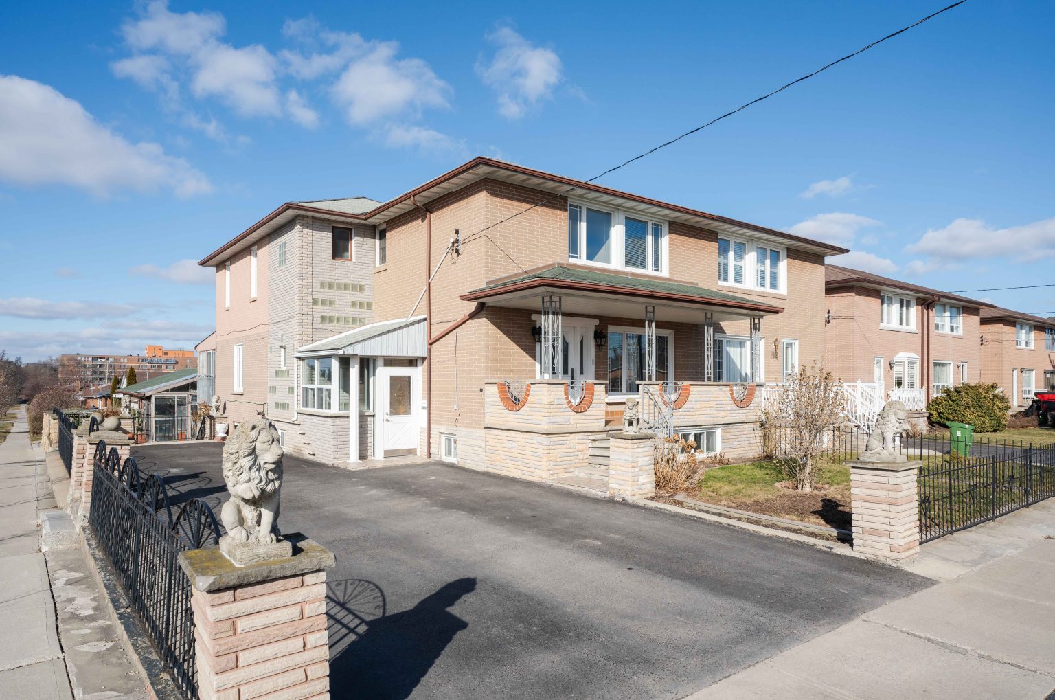 10 Zenith Dr, house in Scarborough, Toronto